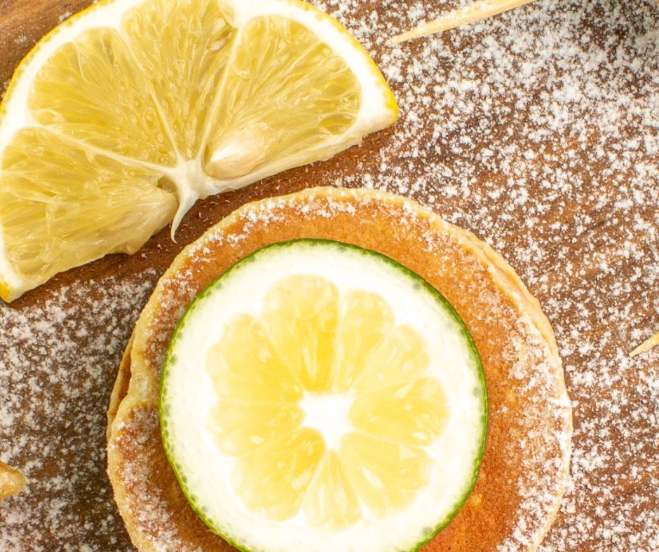 feather cakes with lemon