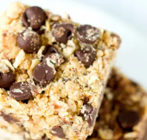 chocolate-chip-oatmeal-peanut-butter-squares-recipe