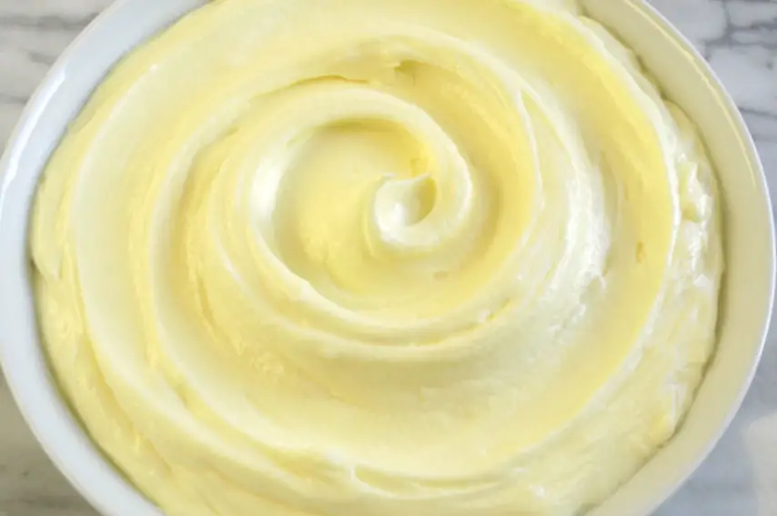 Easy and Simple Lemon Buttercream Frosting Icing Recipe