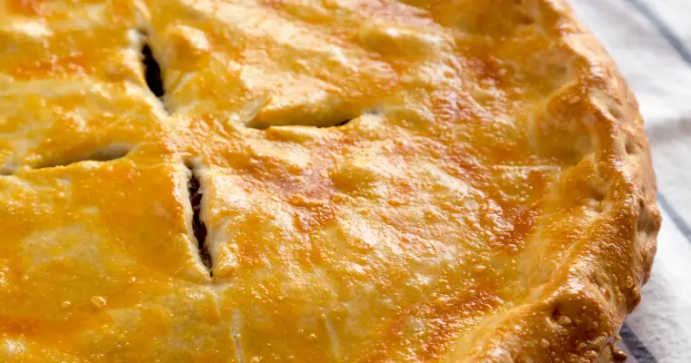Tourtiere A La Ouananiche (lac St-jean Salmon Pie) Recipe