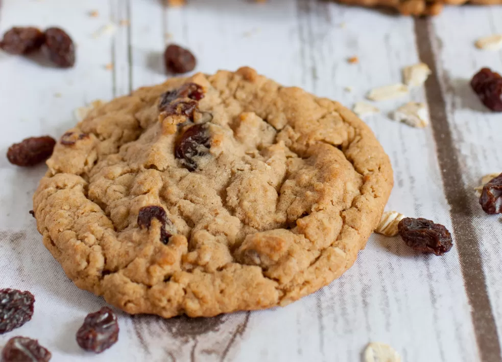 soft sugar free cookies with raisins