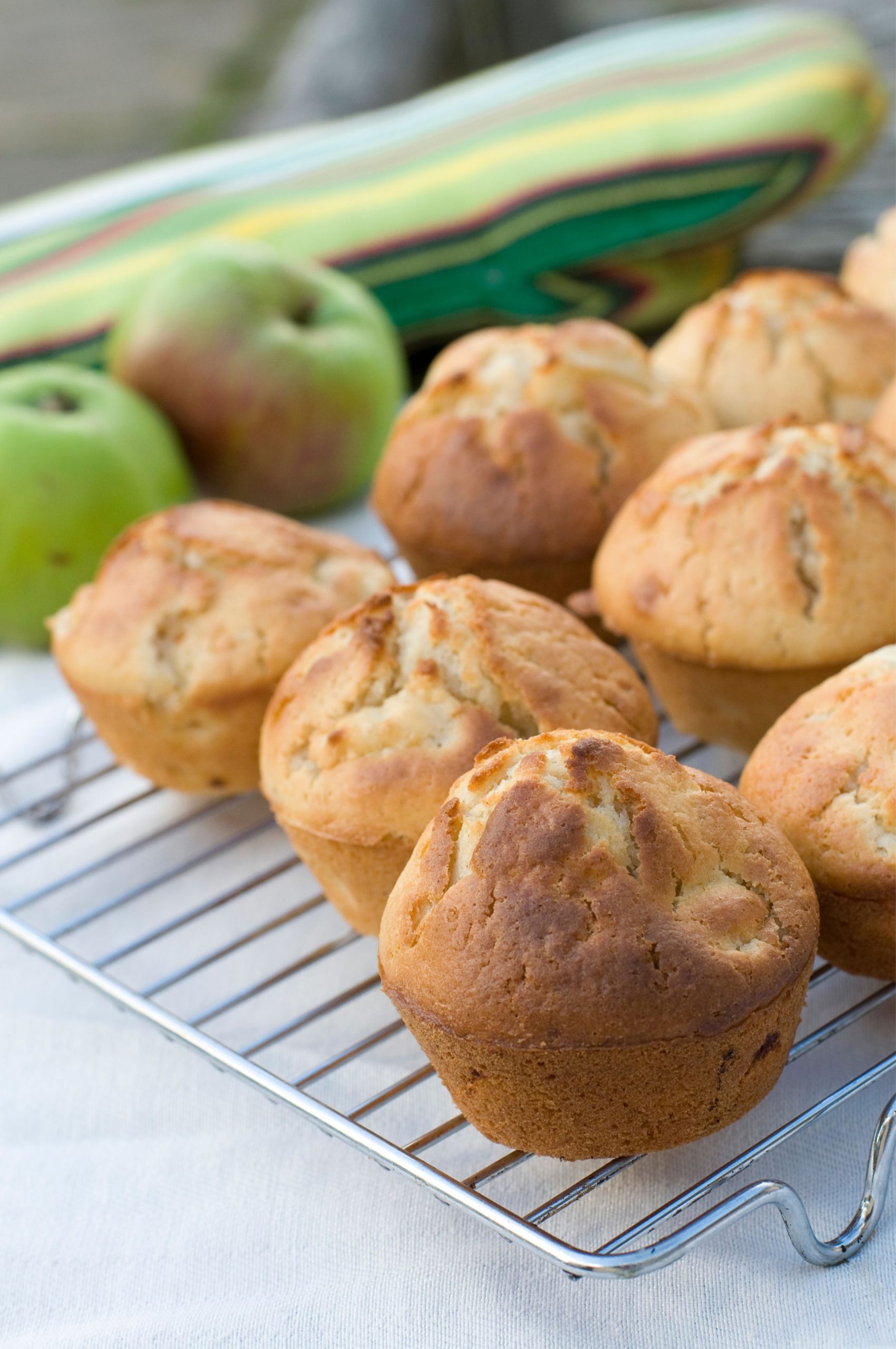 eggless apple muffins
